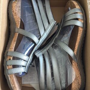 BearPaw Metallic Layla II Sandals
